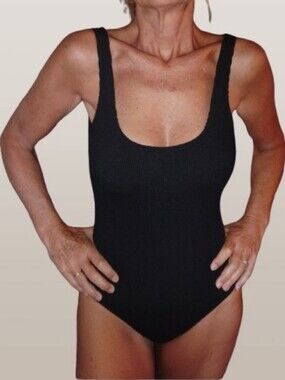 NWT Good American Always Fits Black Texturized One-Piece Swimsuit Size Small-Med